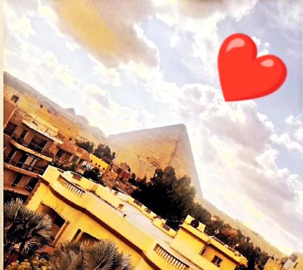 11 Pyramids Veiw - Housity
