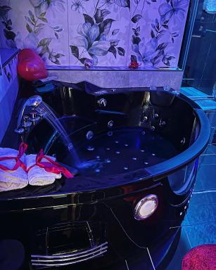 Lovers in Fiuggi - Housity