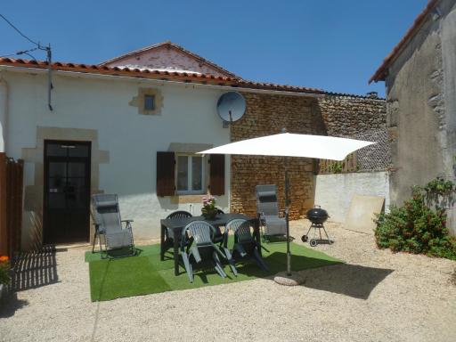 AU CHANT DU COQ - Housity