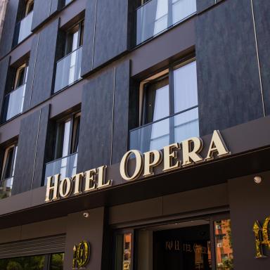 Hotel Opera - Housity