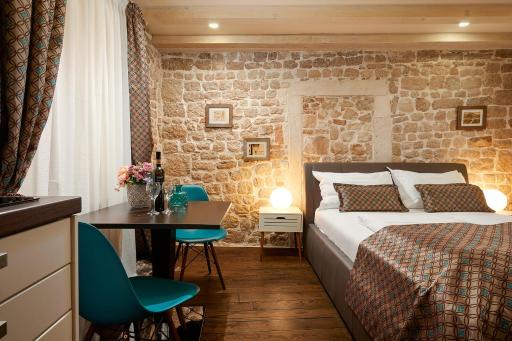Rustic Apartments Sv Frane in the old town - Housity