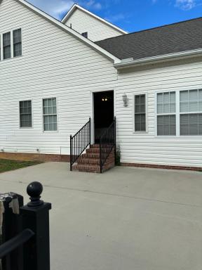 MooreField Suites Greensboro East - Housity