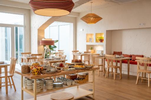 Praia FLH Hotels Ericeira - Housity