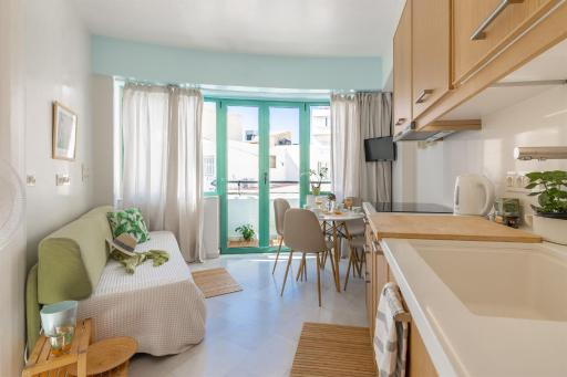 Theseus Zen Luxury Suite - Housity