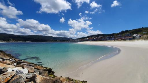 Beachfront Apartamento en playa de Laxe - Housity
