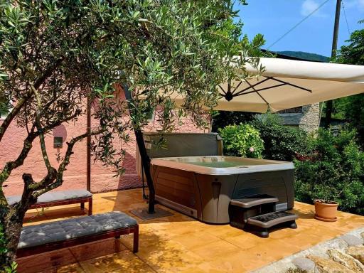 La Casa Rosa di Segusino with SPA Jacuzzi in garden - Housity
