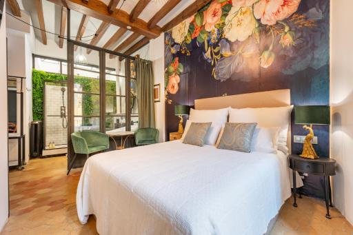 Dog Admiral - Urban Guest House - Housity