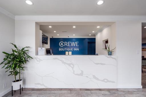 Crewe Boutique Inn - Housity