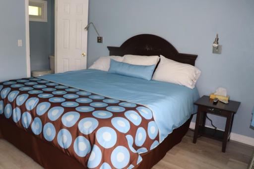 Hitching Post Motel - Housity