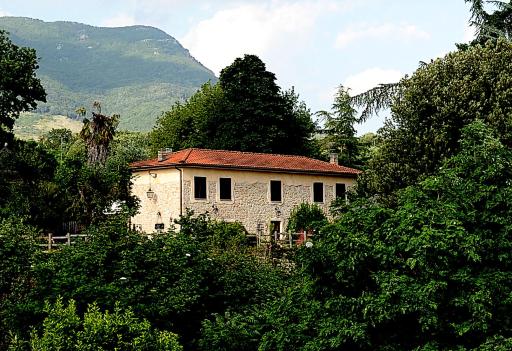 COUNTRY HOUSE - Housity