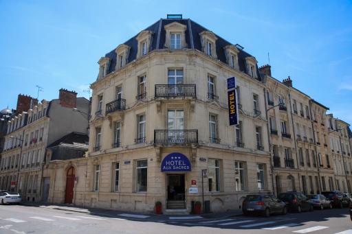 Brit Hotel Aux Sacres Reims, Centre Historique - Housity