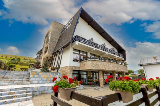 Vale Humor Residence - Housity