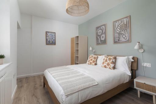 Contemporary First Floor Apartment Central Penzance - Housity