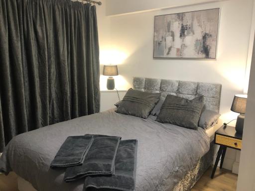 Modern En-suite Double Room - Housity