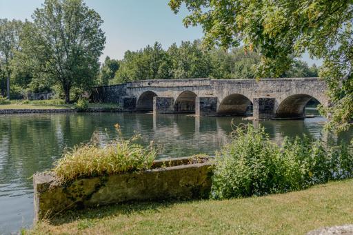 Havre de paix à Grez sur Loing, avec accès direct sur la rivière ! - Housity