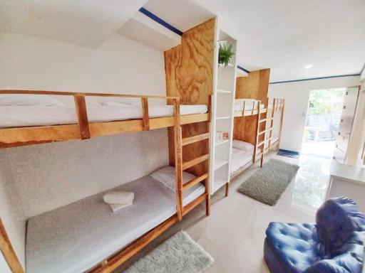Pukaw Guesthouse with AC,private bathroom,wifi,common kitchen,great loc - Housity