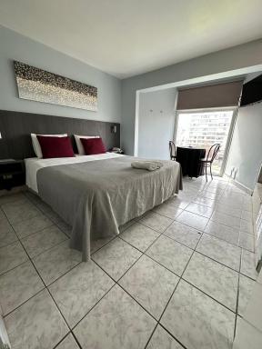 Red Hotel Centric Santiago - Housity