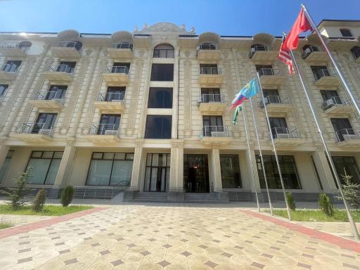 HUMO PLAZA HOTEL - Housity