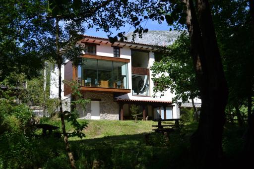 Alesga Hotel Rural - Valles del Oso -Asturias - Housity