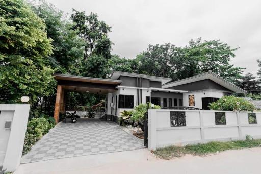 69YIng Yang House 3BR Sawankhalok - Housity