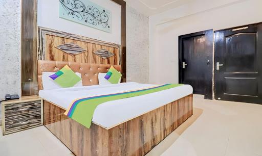 HOTEL SHREERADHA RESORT - Housity
