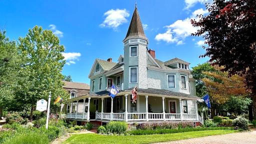 Hummingbird Inn - Housity
