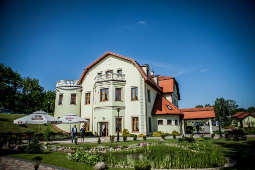 Zajazd Złota Iglica - Housity
