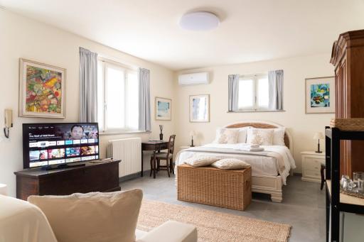 FLOWERS ROOM stanza privata tra Como e Milano - Housity