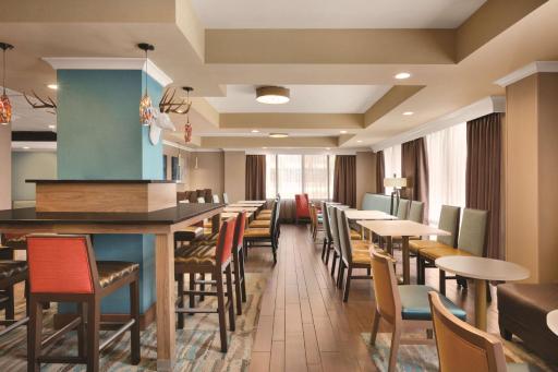 Hampton Inn Atlanta-Buckhead - Housity