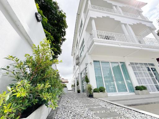 The White House Rachamankha เดอะ ไวท์เฮ้าส์ ราชมรรคา - Housity