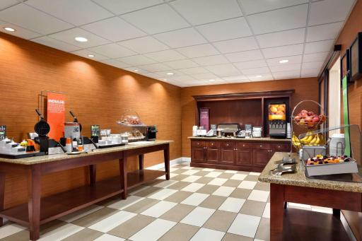 Hampton Inn & Suites Largo - Housity