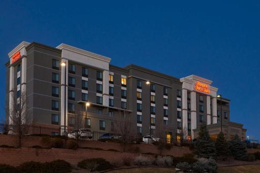 Hampton Inn & Suites Denver/Highlands Ranch - Housity
