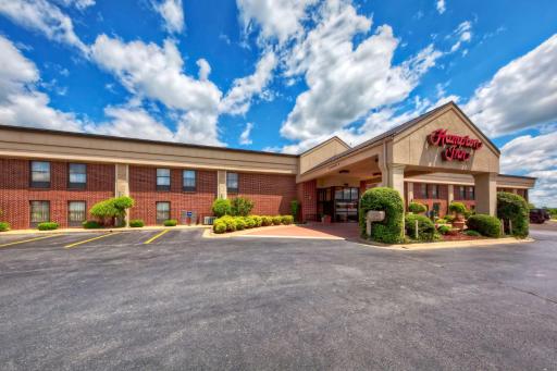 Hampton Inn by Hilton Clarksville - Housity