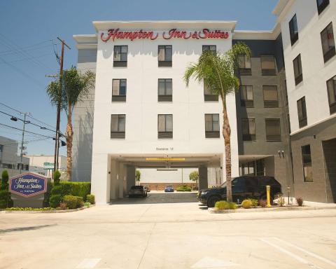 Hampton Inn & Suites Sherman Oaks - Housity