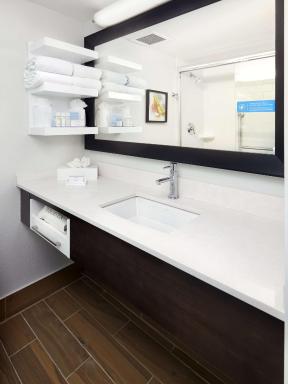 Hampton Inn Orlando Near Universal Blv/International Dr - Housity