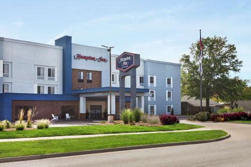 Hampton Inn Kansas City Blue Springs - Housity