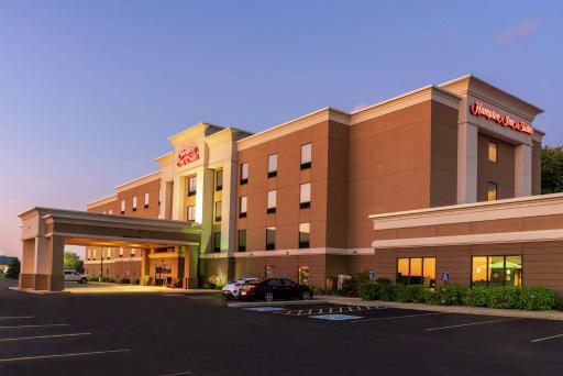 Hampton Inn & Suites Marshalltown - Housity
