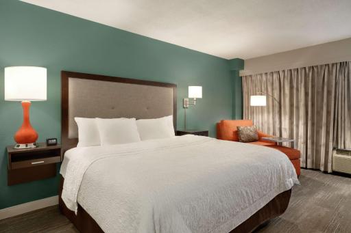 Hampton Inn New Orleans/St.Charles Ave - Housity