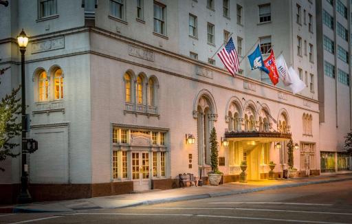 Hilton Baton Rouge Capitol Center - Housity