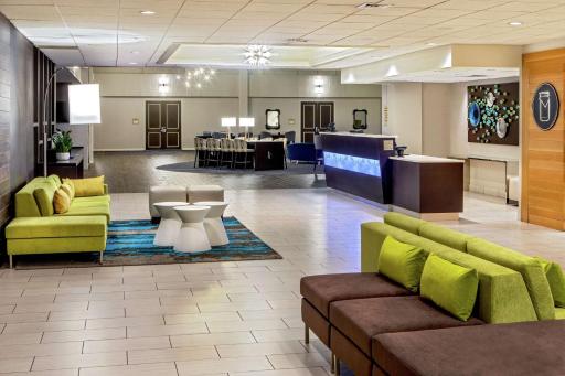 DoubleTree by Hilton Columbia - Housity