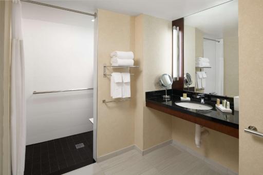 Hilton Charlotte Uptown - Housity