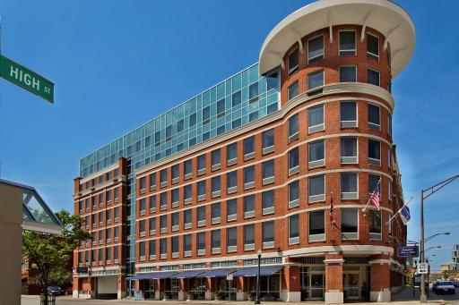 Hampton Inn & Suites Columbus-Downtown, Ohio - Housity