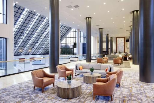 DoubleTree by Hilton Dallas Near the Galleria - Housity