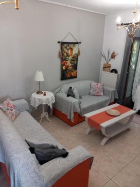 Poly's Sea Side House - Housity