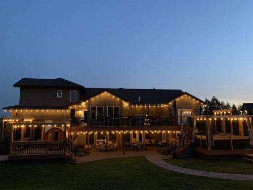 Dragonfly Inn Loft & Walkout Suites - Housity