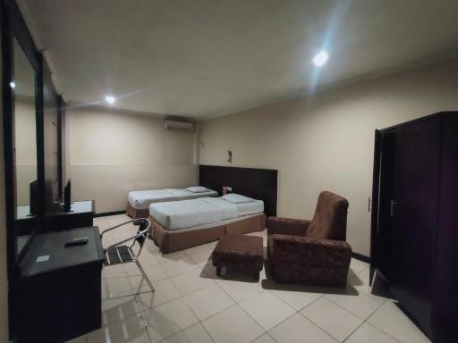 Hotel Syariah Taman Cibinong 2 By FPH - Housity