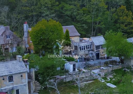 Dreamton Village - Housity