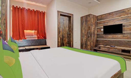 Hotel Divinity - Housity