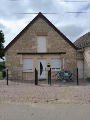 AUX MERVEILLES DES ORMES - Housity
