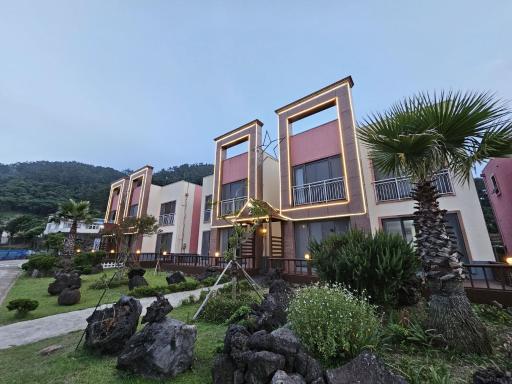 Red Castle Pension - Housity